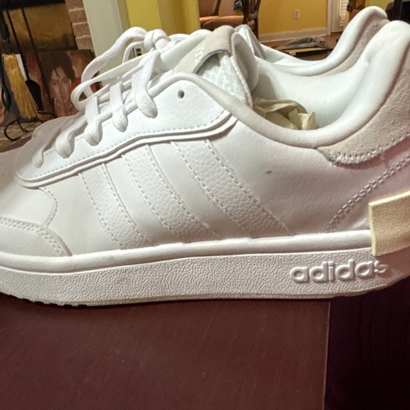 Adidas Women's Postmove Basketball Shoe 9.5 in box - Picture 7 of 14